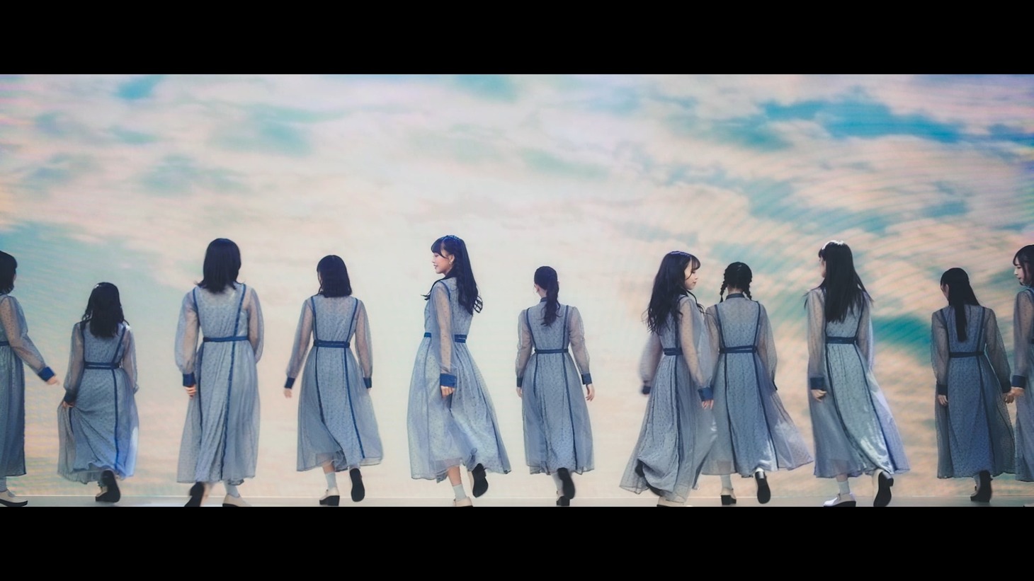 勝手に！四国観光大使「夢をガラス瓶の中に」ミュージックビデオより。(c)STU / KING RECORDS