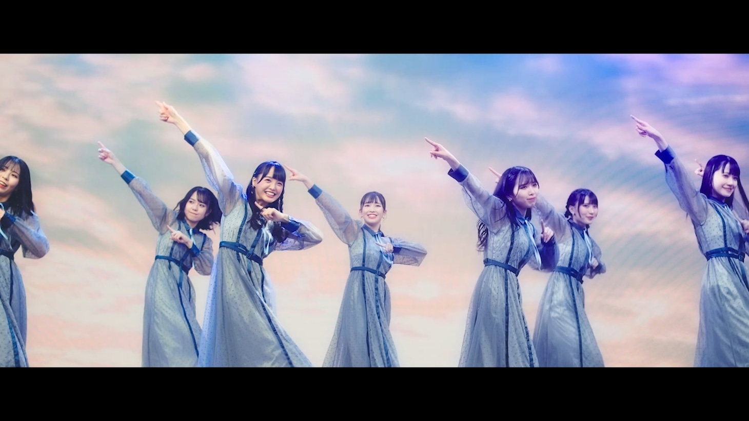 勝手に！四国観光大使「夢をガラス瓶の中に」ミュージックビデオより。(c)STU / KING RECORDS