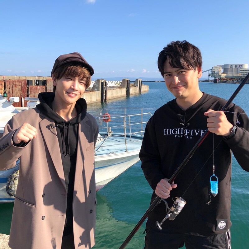 左から岩田剛典、山下健二郎。(c)日本テレビ