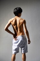 「Tarzan」824号より、寺坂頼我のバックショット。(c)マガジンハウス