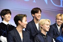 JO1取材会の様子。