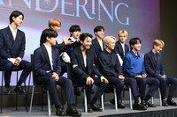 JO1取材会の様子。