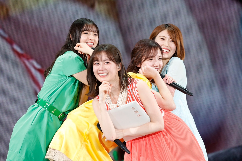 「偶然を言い訳にして」を披露する（左から）齋藤飛鳥、生田絵梨花、和田まあや、樋口日奈。