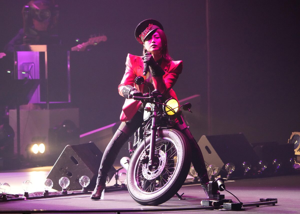 氷川きよし 洋装も和装も着こなし熱唱した21回目の きよしこの夜 ライブレポート 写真5枚 音楽ナタリー