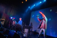 「BAKA（Remix）」の様子。