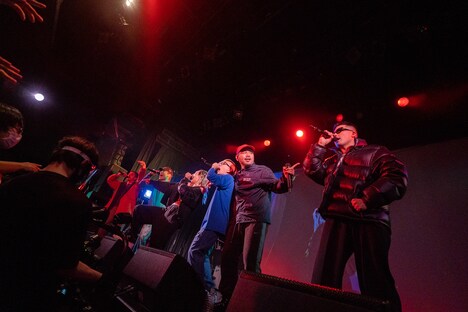 「BAKA(Remix)」の様子。