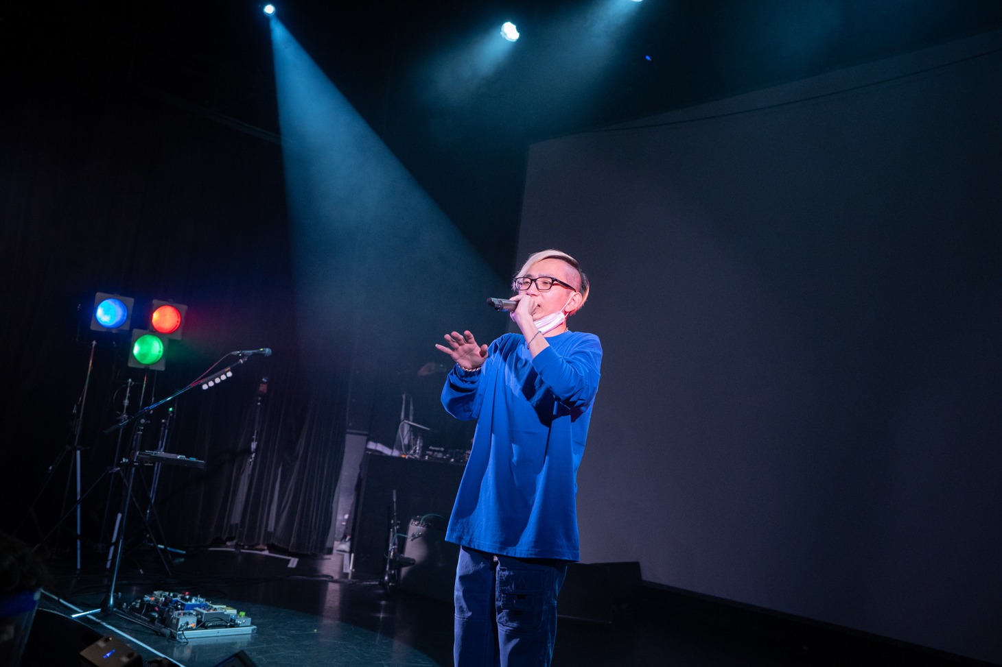 アンコールに応えて再登場したMoment Joon。
