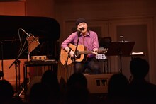 「山下達郎 サンデー・ソングブック 1500回記念 トーク＆ライヴ」の様子。