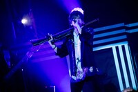 人気画像7位は「刃を交えて絆が芽生えた志麻×坂田、目撃者の心打ち抜くバースデーライブ展開」より、志麻。