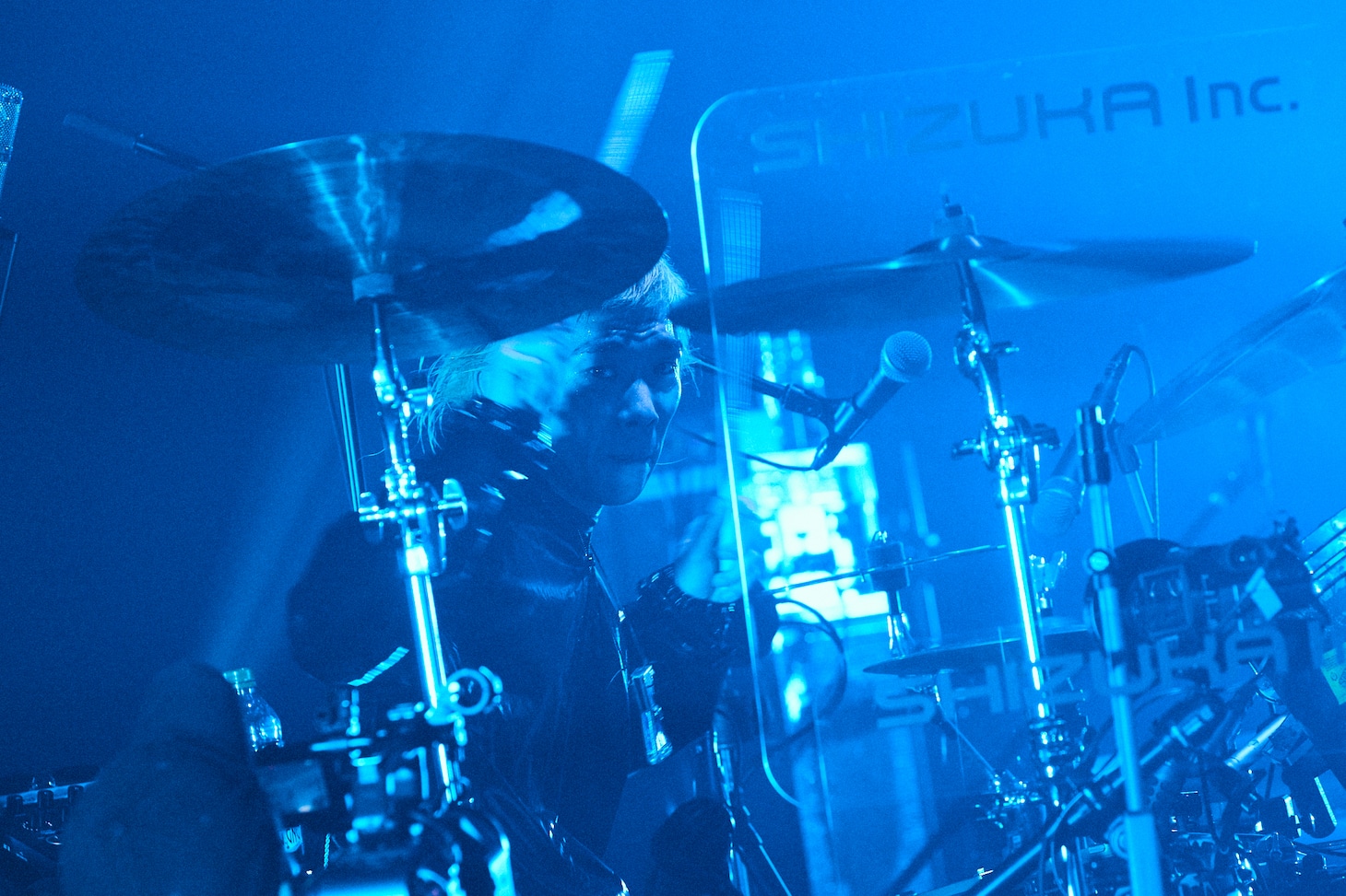 勢喜遊（Dr, Sampler）（Photo by Tomoyuki Kawakami）