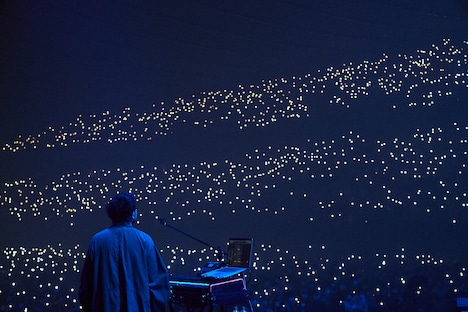 「King Gnu Live Tour 2021AW」国立代々木競技場第一体育館公演の様子。（Photo by Tomoyuki Kawakami）