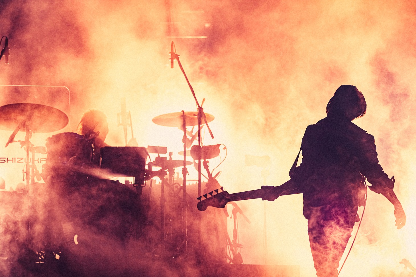 「King Gnu Live Tour 2021AW」国立代々木競技場第一体育館公演の様子。（Photo by Kosuke Ito）