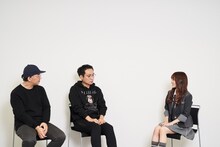 左から佐々木敦、南波一海、向井地美音（AKB48）。