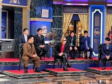 約4年ぶりに「しゃべくり007」に登場したYOSHIKI（写真中央）。(c)日本テレビ