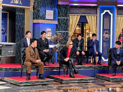 約4年ぶりに「しゃべくり007」に登場したYOSHIKI（写真中央）。(c)日本テレビ