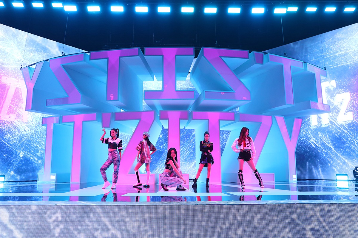 「ITZY JAPAN DEBUT SHOWCASE “IT'z ITZY”」ライブパートの様子。（撮影：Jung kyujung @ MUcreative, Kim dongwoo @ Mucreative）