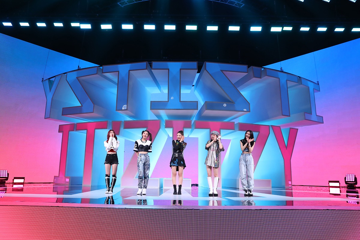 「ITZY JAPAN DEBUT SHOWCASE “IT'z ITZY”」ライブパートの様子。（撮影：Jung kyujung @ MUcreative, Kim dongwoo @ Mucreative）