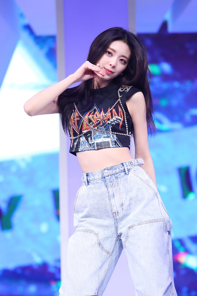 ユナ（撮影：Jung kyujung @ MUcreative, Kim dongwoo @ Mucreative）