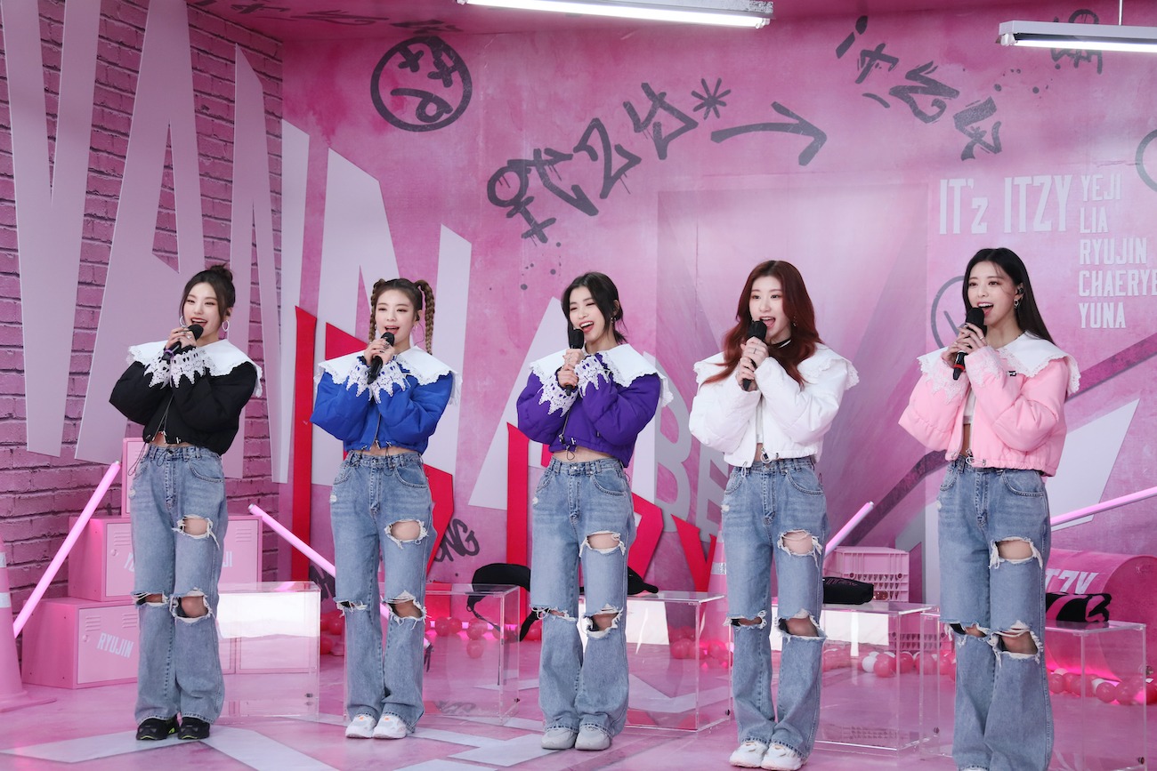 「ITZY JAPAN DEBUT SHOWCASE “IT'z ITZY”」トークパートの様子。（撮影：Jung kyujung @ MUcreative, Kim dongwoo @ Mucreative）