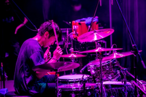 鈴木浩之(Dr)(Photo by Viola Kam / V'z Twinkle)