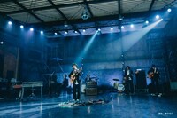 「THE CHARM PARK x WOWOW SPECIAL LIVE Attack the Ages」の様子。