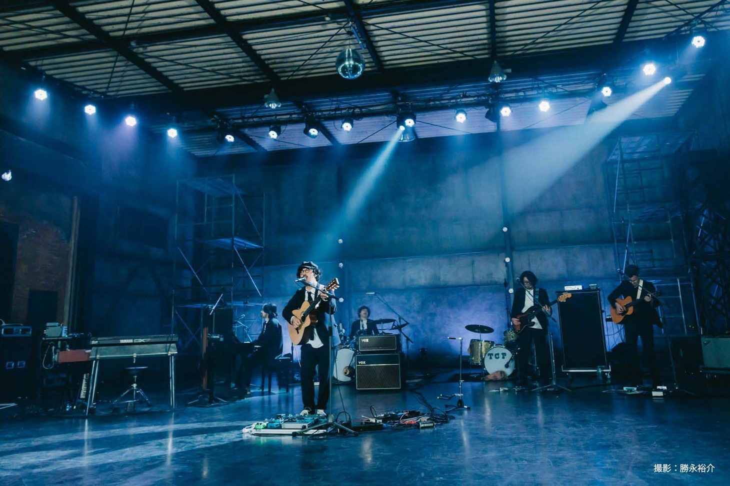「THE CHARM PARK x WOWOW SPECIAL LIVE Attack the Ages」の様子。