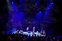 CUBERS「CUBERS Xmas Special Live 2021 in サンリオピューロランド」の様子。（撮影：上溝恭香）