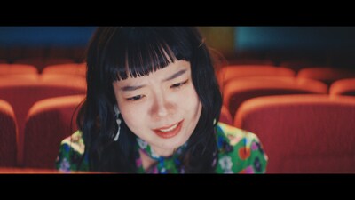 SHISHAMO「ブーツを鳴らして」ミュージックビデオより。
