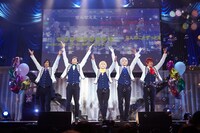 左から九瓏ケント、朴ウィト、榊原タツキ、泉奏、神生アキラ。（写真提供：プランチャイム）