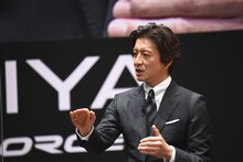 試乗時の感想を語る木村拓哉。