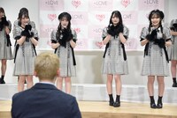 嶋佐和也記者の無茶振り取材に挑む佐々木舞香、齋藤樹愛羅、高松瞳、諸橋沙夏。