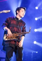 誠果（Sax, Manipulator）（撮影：森好弘）