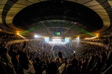 「UVERworld ARENA LIVE 2021 ～THE DAWN WILL BREAK～」神奈川・横浜アリーナ公演の様子。（撮影：森好弘）