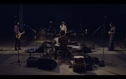 BUMP OF CHICKEN「アカシア」スタジオライブ映像より。