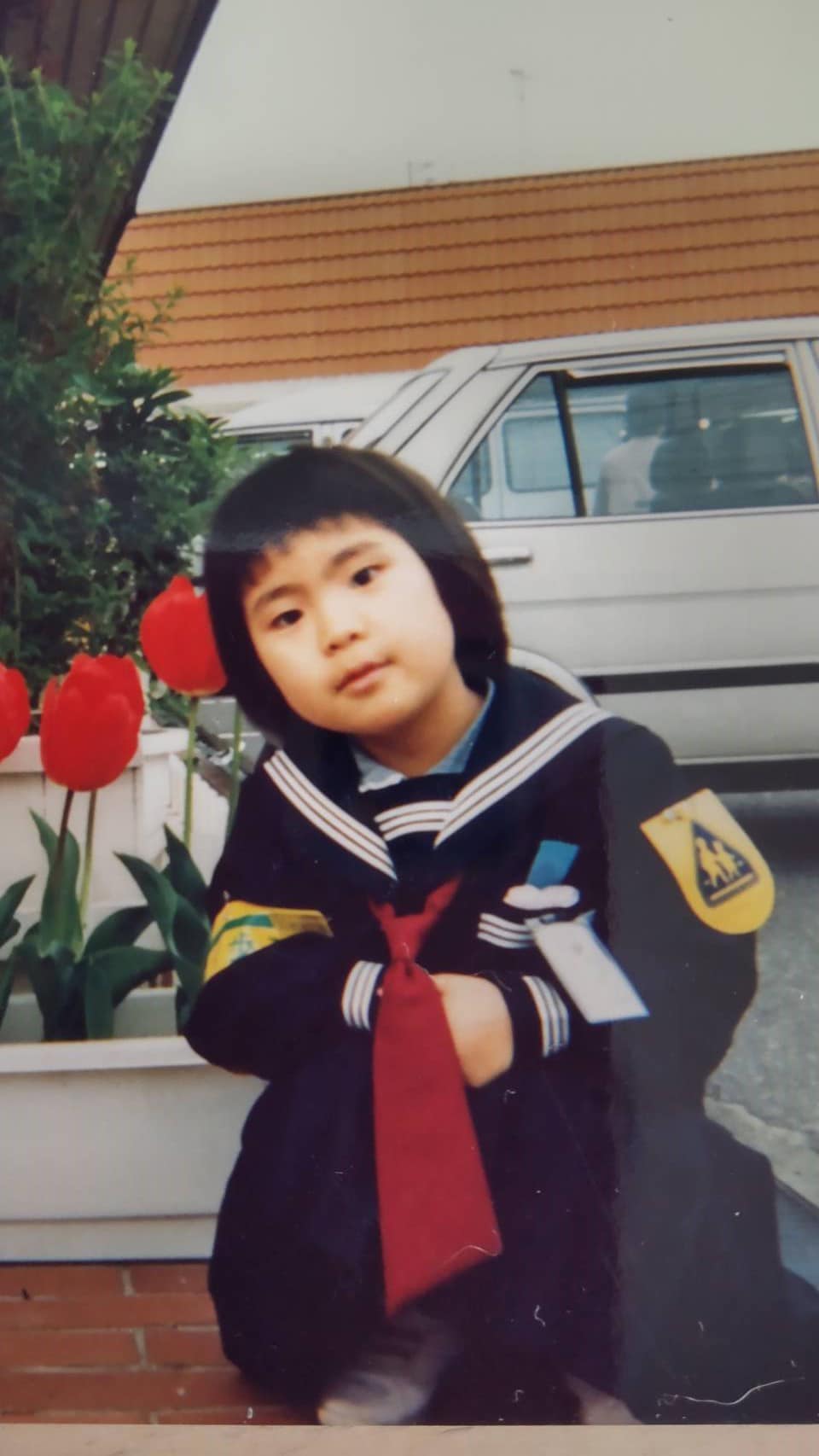 小学校入学時の橋本絵莉子。