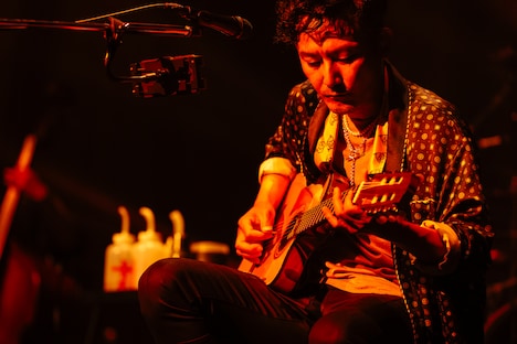 新藤晴一（G）（撮影：上山陽介）