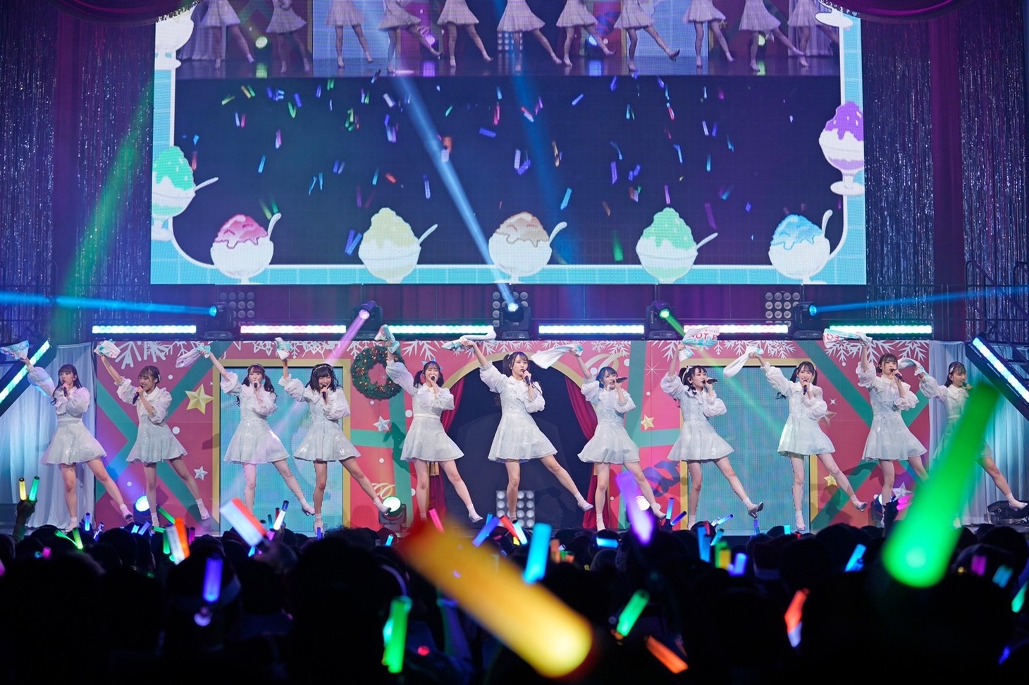 「≠ME 特別定期公演 2021」の様子。(c)YOANI