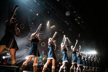 「心臓にメロディー」を歌う虹のコンキスタドール。