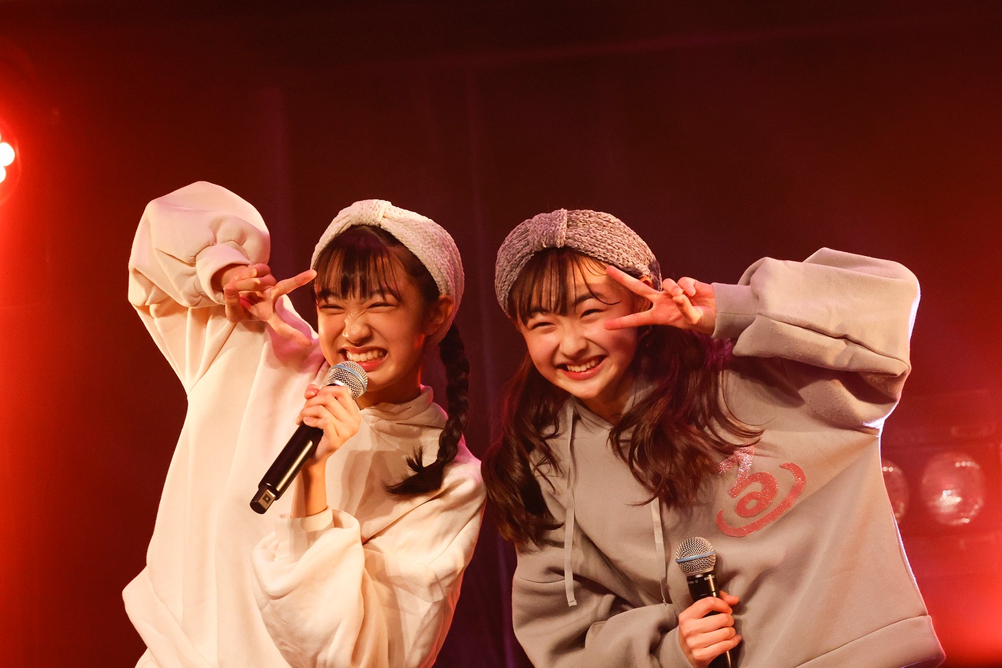 左から青山菜花、白浜あや。（撮影：笹森健一）