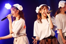 左から高井千帆、内藤るな。（撮影：笹森健一）