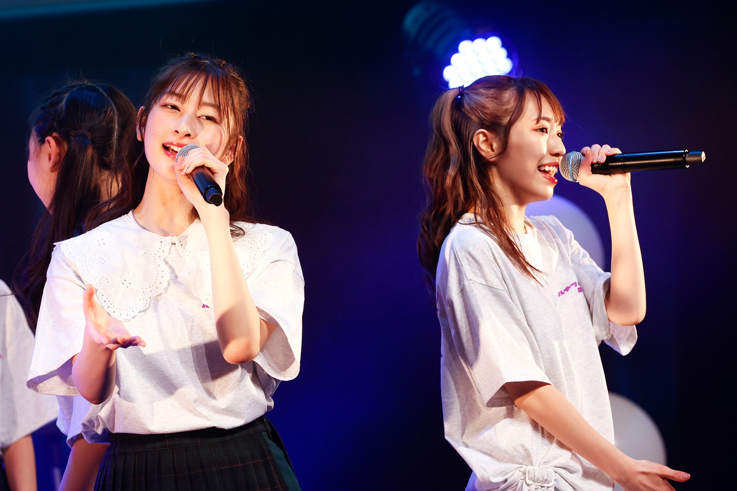 左から高井千帆、内藤るな。（撮影：笹森健一）