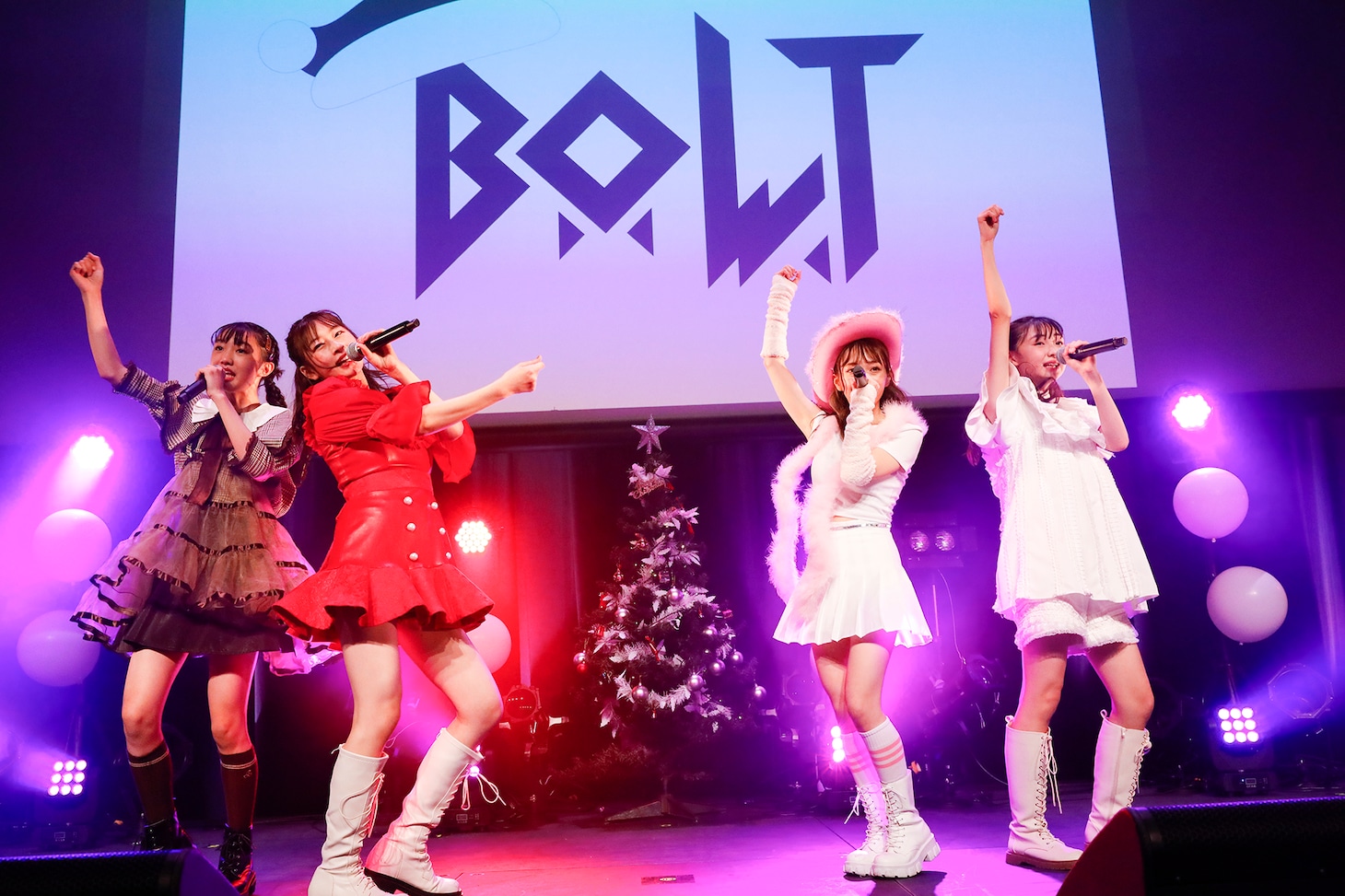 B.O.L.T「Luna FESTIVAL 2021 & BLINGBLING X'mas」の様子。（撮影：笹森健一）
