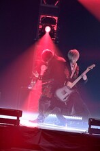 左からそらる、まふまふ。（撮影：小松陽祐［ODD JOB］、堀卓［ELENORE］）