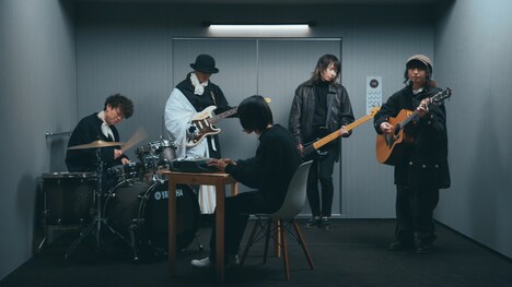Cody・Lee（李）「しろくならない」MVより。