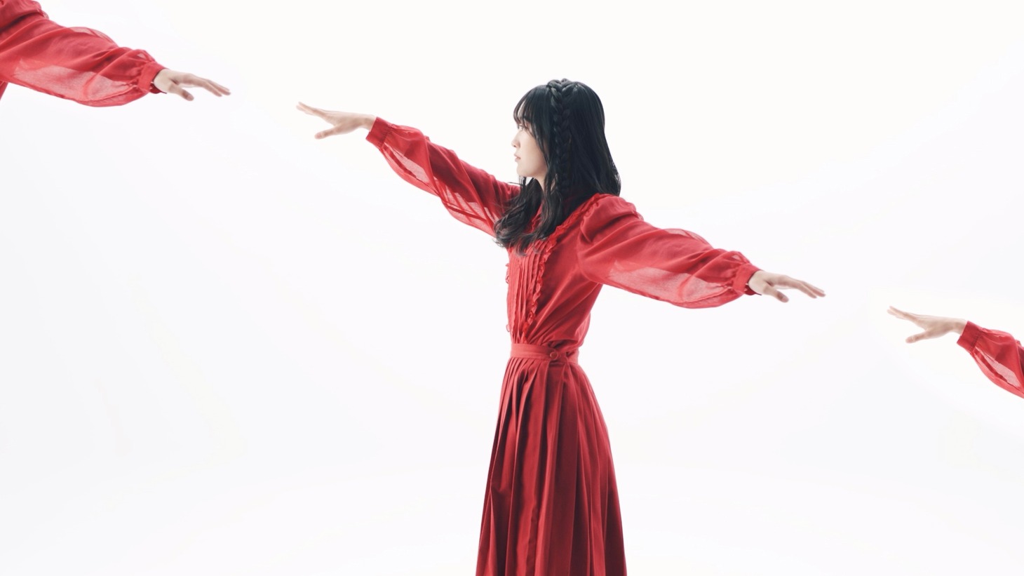 NELN「ストロベリー」ミュージックビデオより。