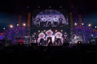 超特急とDISH//のコラボパフォーマンスの様子。