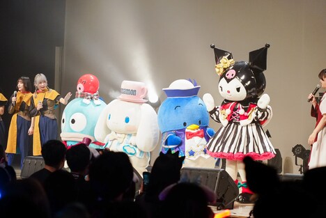 GO TO THE BEDS、ハンギョドン、シナモロール、タキシードサム、クロミ、PARADISES。