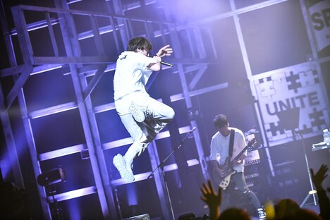 IKE（Vo）（Photo by Inokoshi Zenta）