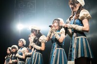 武道館公演への思いを語る的場華鈴（右から2番目）。