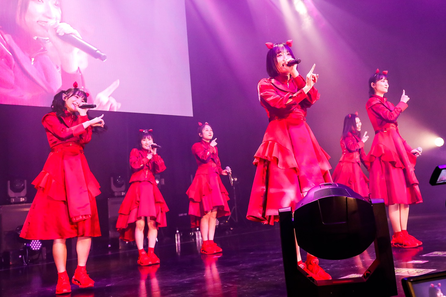 「Devil ANTHEM. 7th Anniversary ONE MAN LIVE『デビタゴン祭2021』」の様子。（撮影：笹森健一）